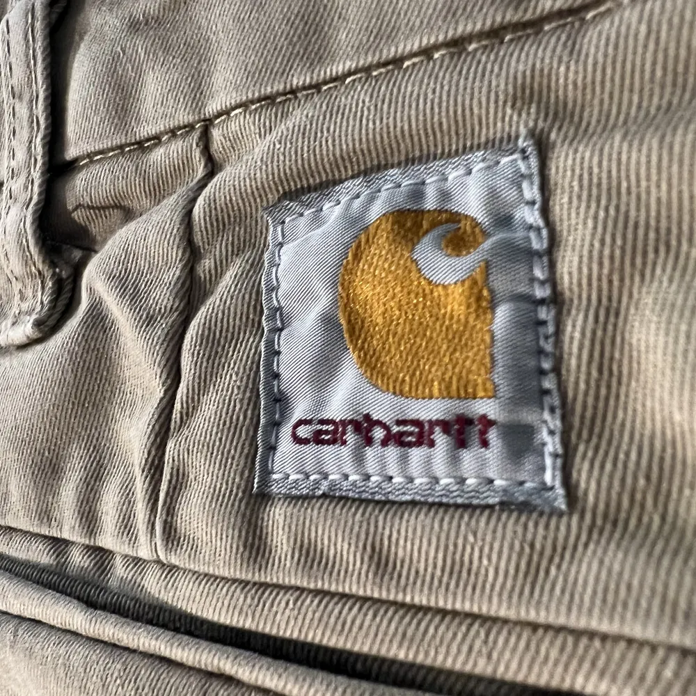 Carhartt shorts w 28 Perfekt skick, inga defekter  Kontakta vid mer frågor🔥. Shorts.