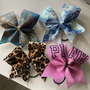 Rosetter cheerleading❣️ - 20kr/ rosett eller alla för 60❤️