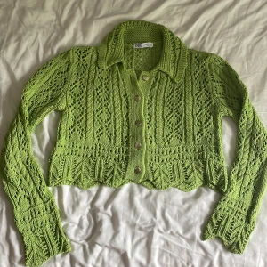 Stickad kofta - Stickad kofta från Zara i stl M.