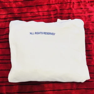 Hoodie tröja frå  H&M - Hoodie tröja från H&M   Ej använd.   ”Pris går att pruta” 