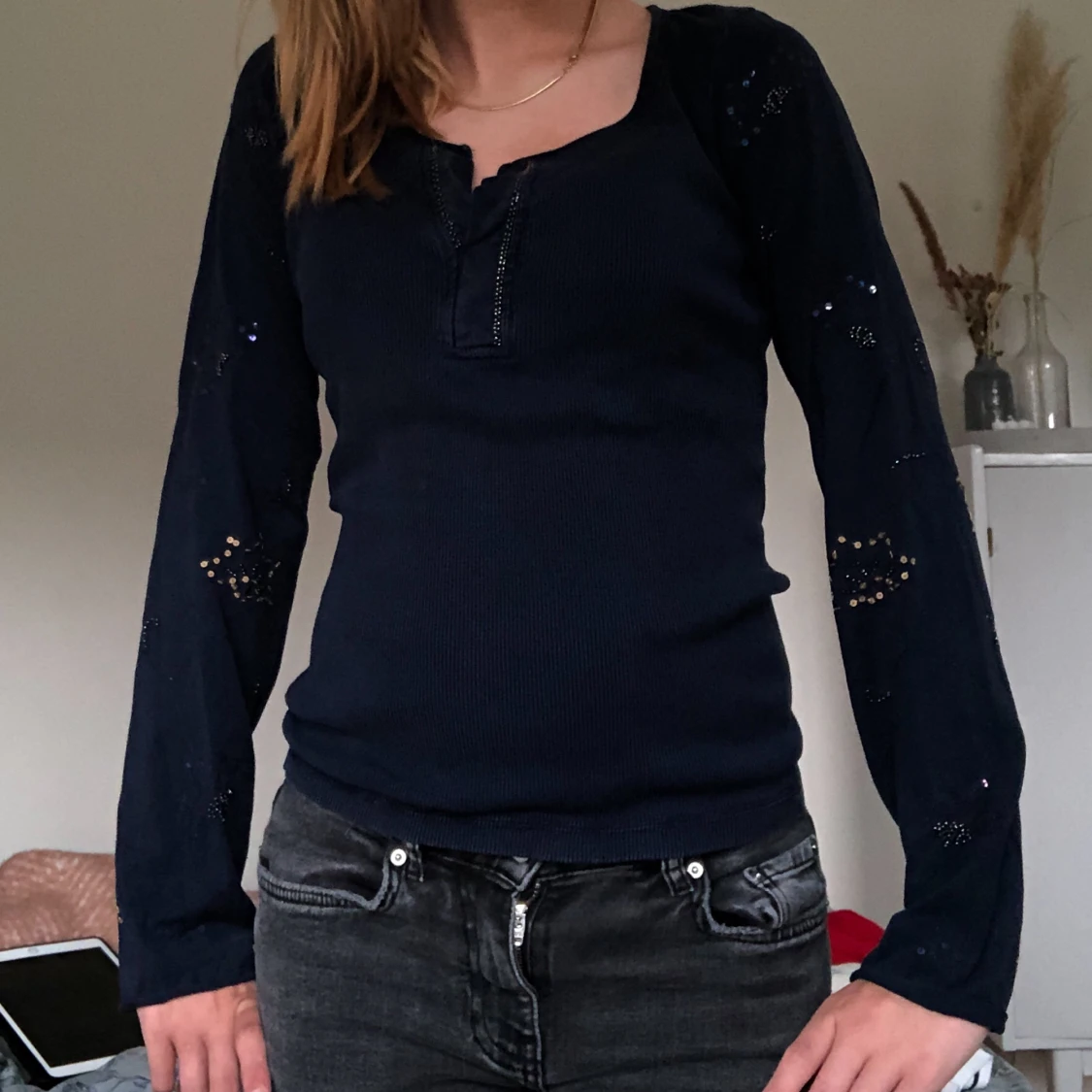 Mörkblå långärmadtopp med paljetter - 90