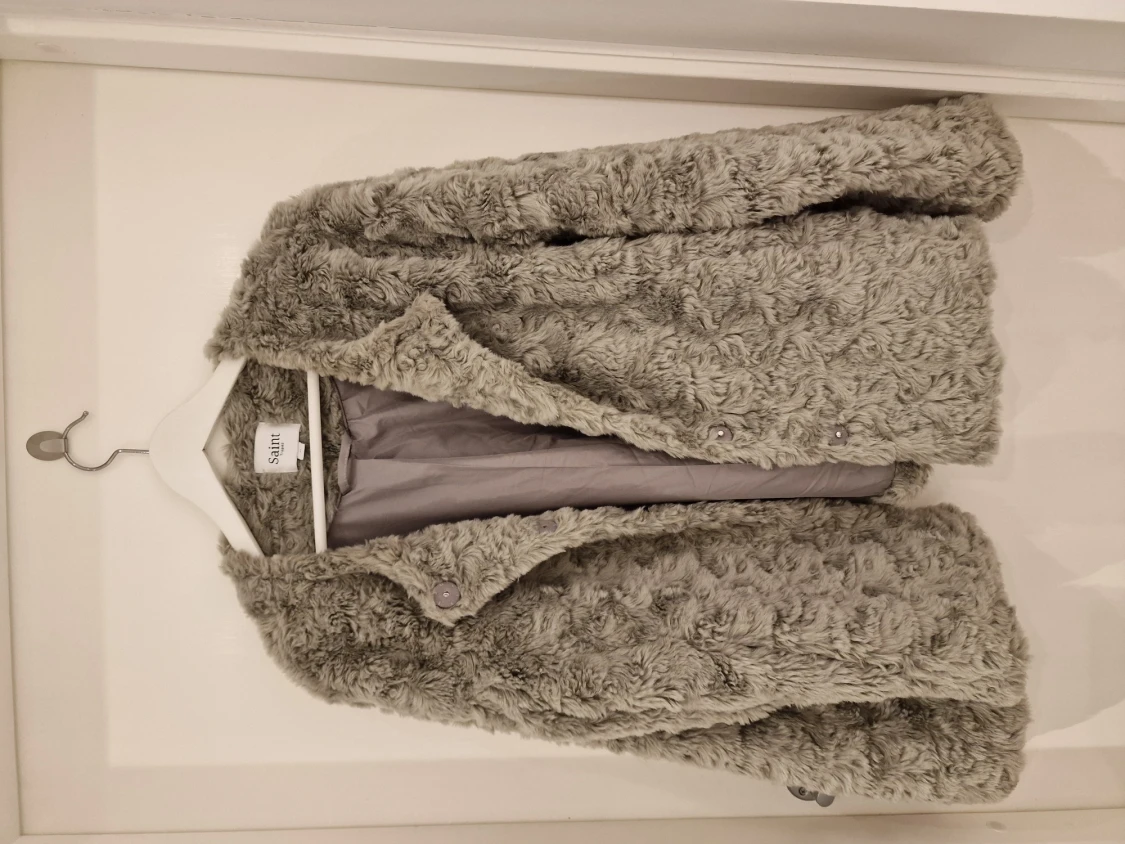 Fuskpälsjacka stl M - 90