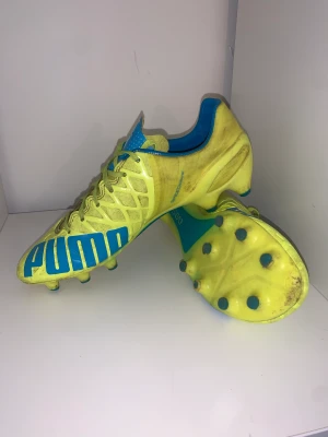 Puma evoSPEED 1.4 FG Safety Yellow - Väldigt sällsynta sko I väldigt bra skick frånsett smutts. Storlek 40,5 Kontakta oss för att förhandla, Rshoes
