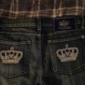 Fina Victoria Beckham jeans i storlek 31. 99s/00s. Bootcut och low waist. 