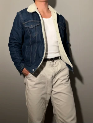 Levi’s Jacka - Levi’s jeansjacka med ull på insidan och den är i bra skick