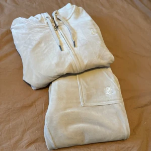 Juicy couture - Juicy dress helt oanvänd  Säljs pågrund av att den inte passar längre