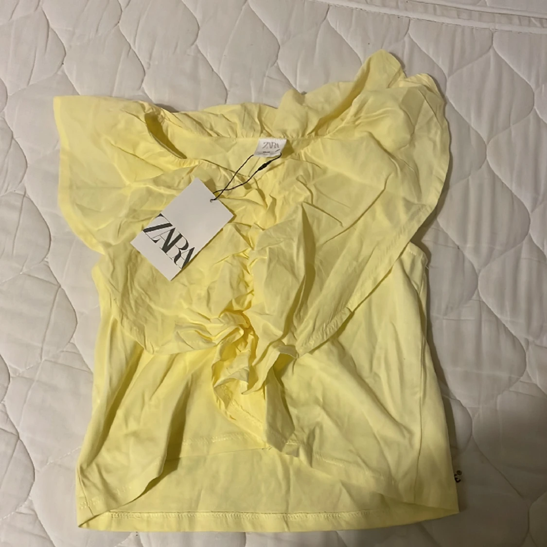 Gul tröja från zara