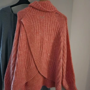 Tjock polo Odd molly - Obetydligt anvönd. Hund finns i hemmet.