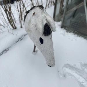 Käpphäst säljs  - Säljer denna☺️ pågrund av att jag inte använder den 😊 den har haft lite hål som jag fixat men dom syns fortfarande lite 
