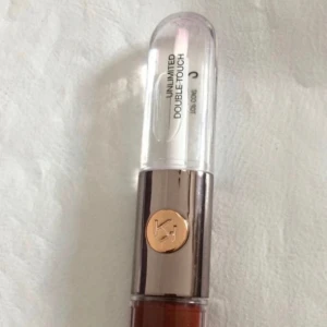 KIKO Milano Double Touch - Endast testad på lägglans sidan men annars helt oanvänd. Nr 128😍