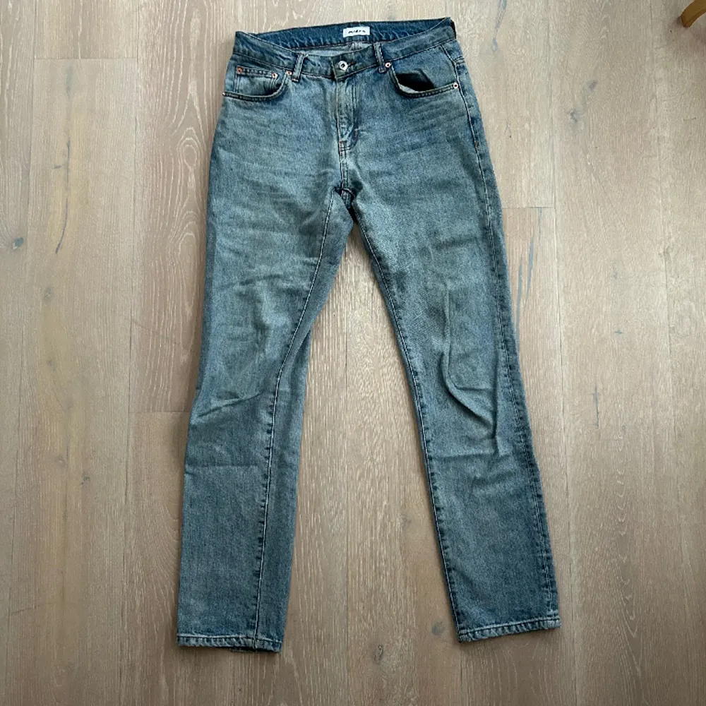 Blåa Woodbird jeans i storlek 30/34. Jeans & Byxor.