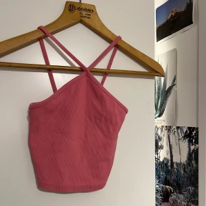 Rosa festtopp - Perfekta rosa festtoppen som får en att se så brun ut 😍🤌