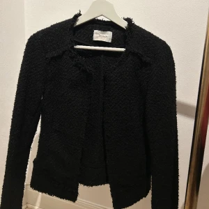 Neo Noir  - Så snygg kavaj/kofta från Neo Noir, superbra skick🤍