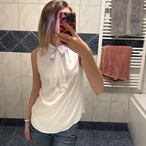 fest blus  - Skit snygg fest blus som går att ha åt båda hållen!