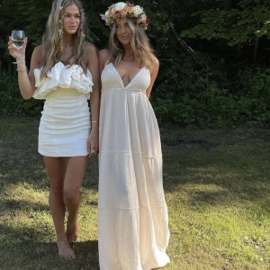 Långklänning  - Brun långklänning från Bikbok, nyskick. Strl XS🤎