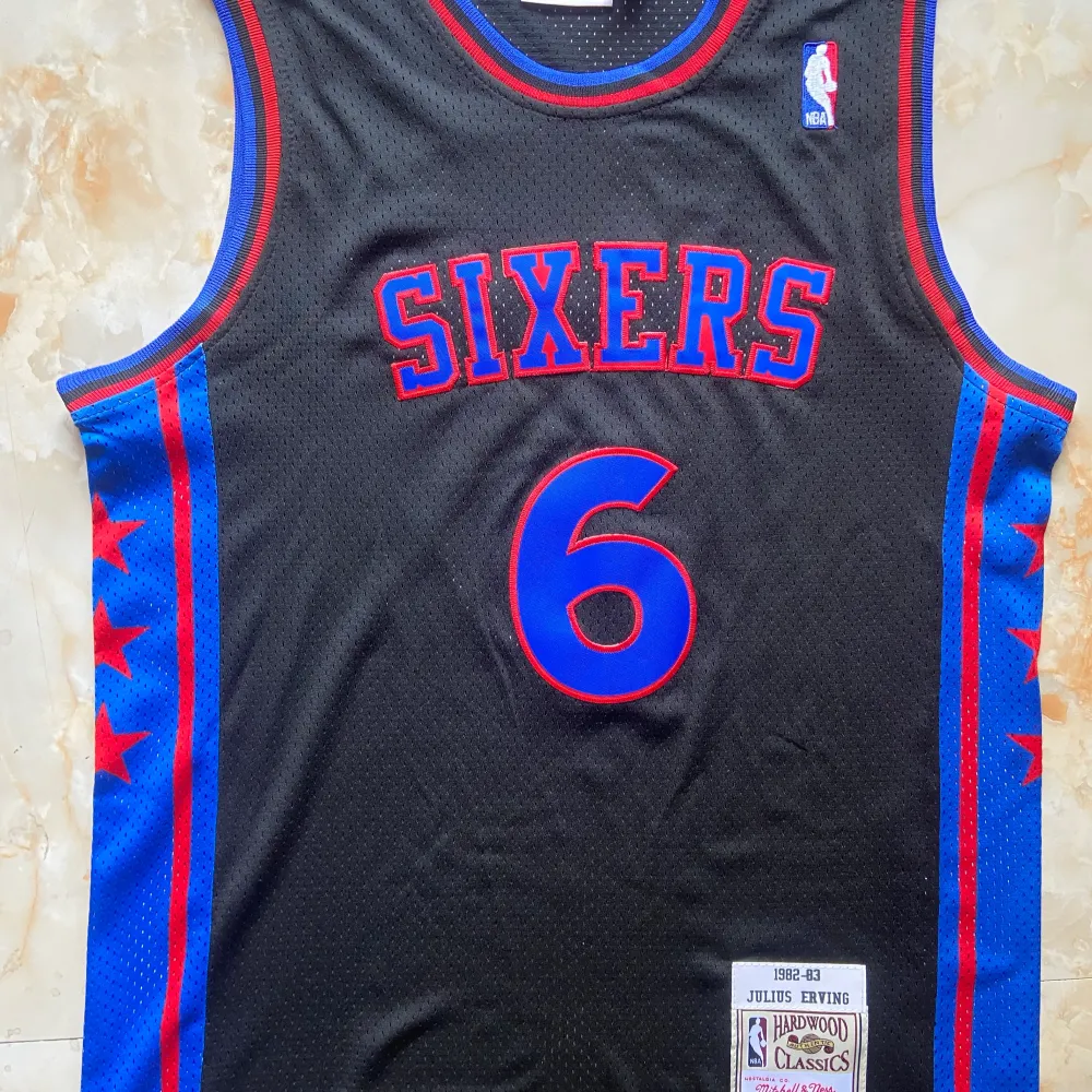 Do you have a favorite NBA team? You can always contact me, I own every player's jersey! The price is very favorable, my email is: shonmokavin423709@gmail.com. T-shirts.