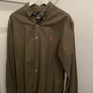 Skjorta Ralph lauren slimfit - Skjorta från Ralph lauren. Storlrk large, slimfit
