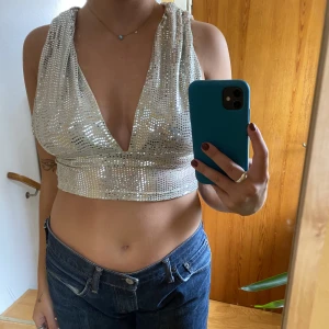 Glittertopp  - Glittertopp från gina, endast använd 1 gång, 60kr + frakt 