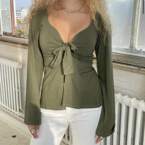 Design By Si Maddy Blouse - Intressekoll på denna sjukt snygga topp från Design by Si😍🩷