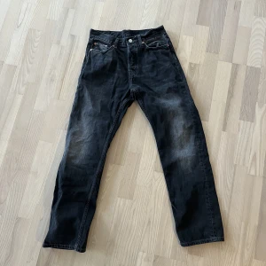 WEEKDAY JEANS  - Snygga svarta Weekday jeans. Skick 7/10