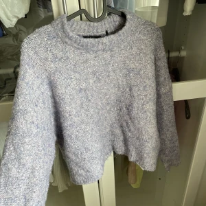 Stickad tröja - Stickad tröja blå/lila Strl S