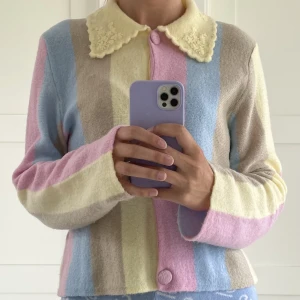 NA-KD cardigan - Finaste cardigan från limited kollektionen med NA-KD och Trine Kjær 💖Nästan inte använt och framstår helt nytt 