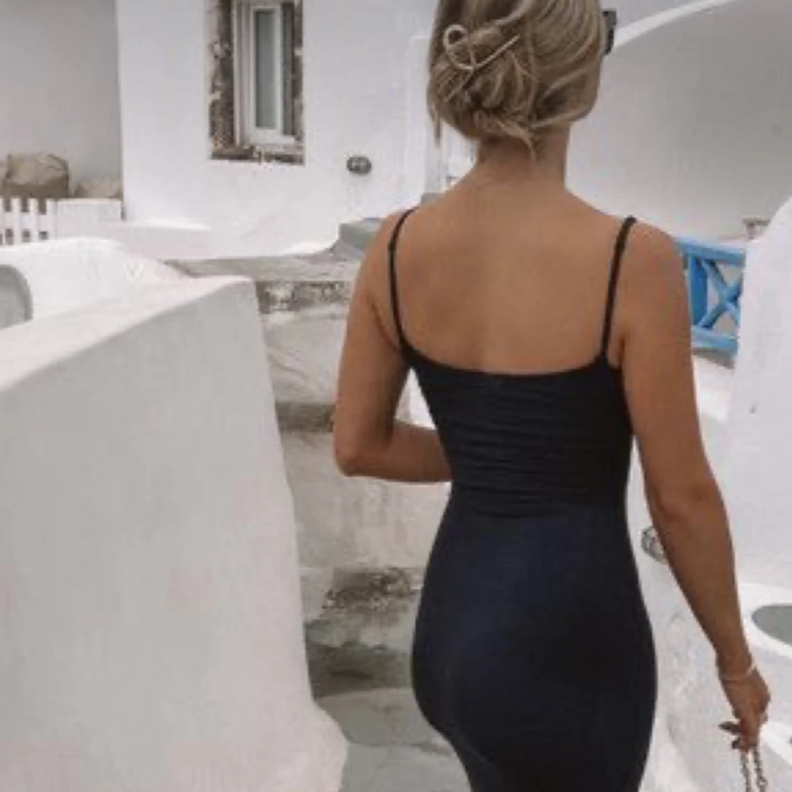 Lång svart klänning  - 90