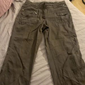 Bootcut byxor - Jätte fina bruna bootcut byxor de är låg/mid midgade byxor 