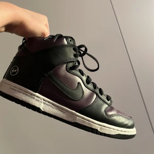 Nike Dunk (fragments) - Köpta i September, ej använts mer än 5 gånger. Nypris 2100.