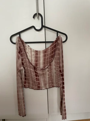 Topp - En fin enkel magtröja, mycket skönt material 