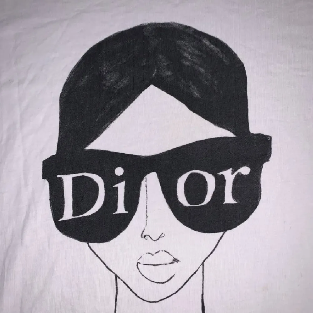 Dior T-shirt från Jackie! Strl M 400. T-shirts.