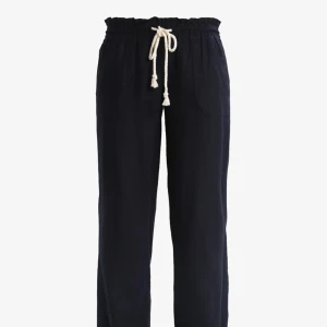 Svarta Roxy linnebyxor  - Säljer mina svarta Roxy linnebyxor just för att de har blivit försmå! De är i storlek S💓💓eftersom att det är så många som är intresserade så kommer de bli budgivning!