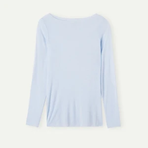 intimissimi tröja - himmelsblå - säljer min fina intimissimi tröja i färgen himmelsblå då den inte kommer till någon användning längre. inga defekter och bara använd en gång. köpt för 429kr i butik 💘 storlek L men sitter som en M - kanske S.  