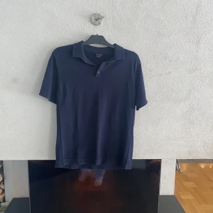 Massimo dutti pike - Snygg stickad pike från Massimo dutti som bara är använd några få gånger. Säljer för att jag har tröttnat på den. Nypris cirka 500kr🙌