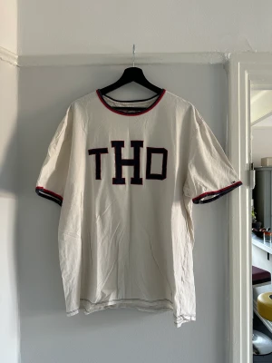 Tommy Hilifiger T-shirt  - Vintage Tommy holifiger T-shirt 