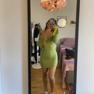 Sjukt snygg klänning  - Sitter perfekt använt några gånger  