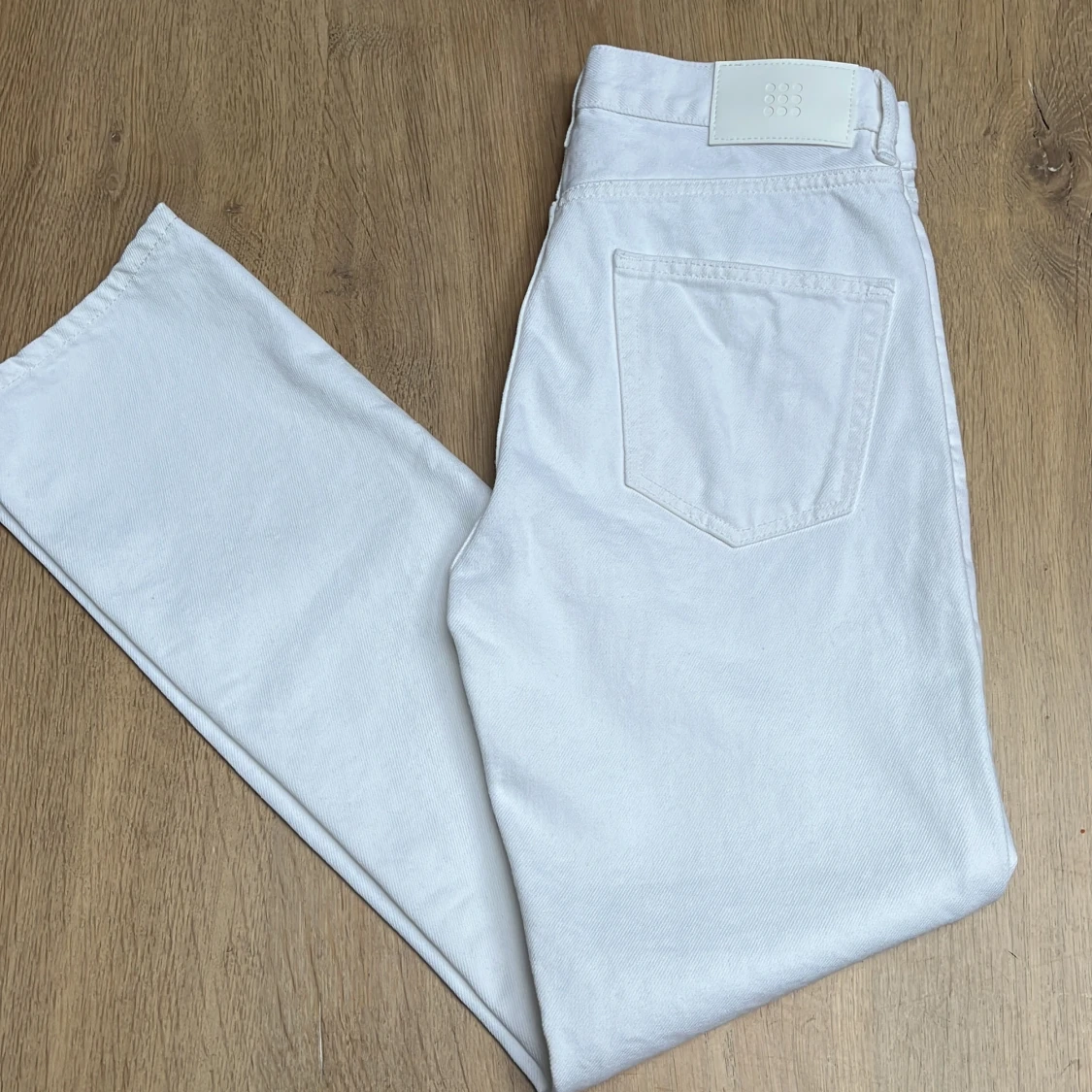 Vita jeans från Taktil