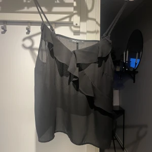 Linne - Linne ifrån Gina Tricot använd fåtal gånger 