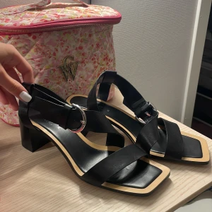 Klackskor - Klackskor från zara, använda en gång! Köpta för ca 600kr 💖