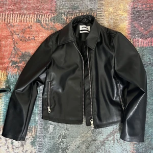 Weekday skinnjacka  - Storlek 36