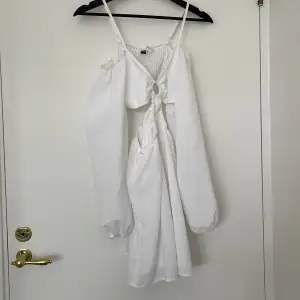 Supersöt vit klänning från H&M🤍