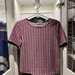 Zara topp - Topp från Zara i storlek M. Kan både posta och mötas upp och kan även skicka fler bilder om det önskas!💖