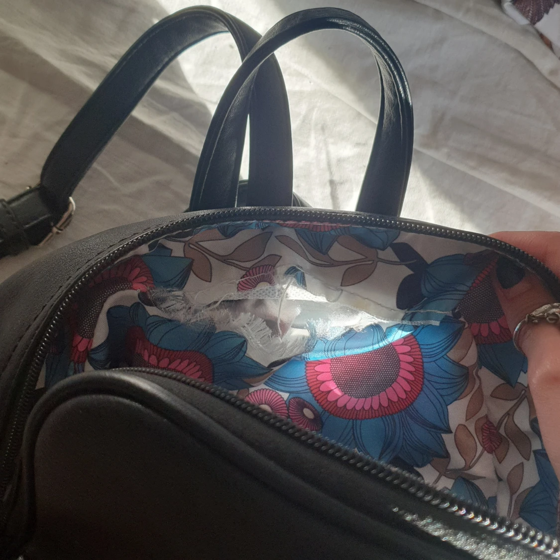 Svart "liten" väska - 91