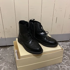 Skor Dr Martens - Skor i väldigt fint skick. 
