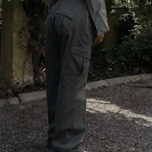 A-dsgn  - Cargo byxor från a-dsgn använd 1 gång.