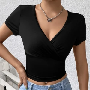 T shirt - Helt oanvänd. Jättefin t shirt med jättebra material.