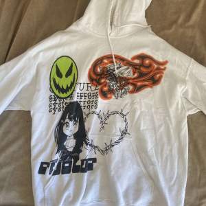 en hoodie från urban outfitters som jag köpte för länge sen men som har blivit kvar med åren i garderoben:( pris kan diskuteras!