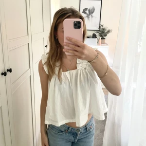Söt blus  - Jätte söt blus som bara använts en gång så i nyskick🩷🩷