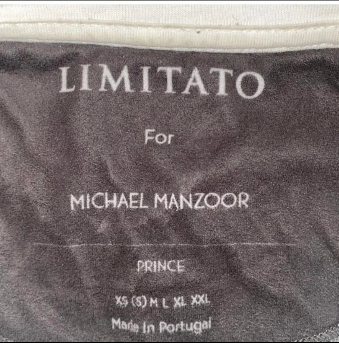 Limitato t shirt S  - 90