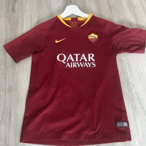 Roma hemmatröja 2018/2019. -  Äkta köpt i roma butik.